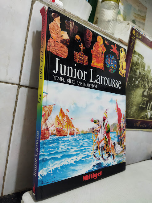 Junior Larousse Temel Bilgi Ansiklopedisi Cilt .3