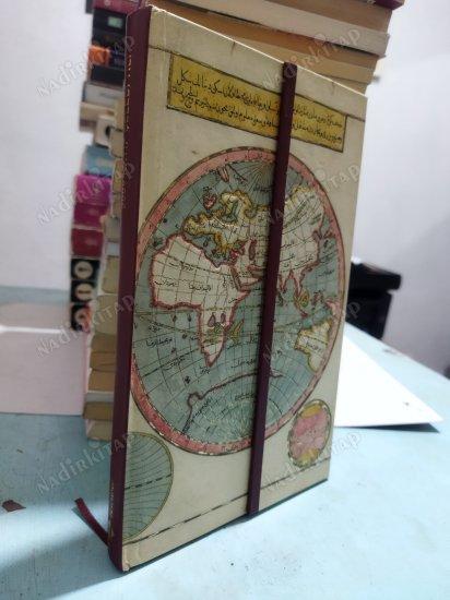 2009 KATİP ÇELEBİ YILI ( 2009 THE YEAR OF KATİP ÇELEBİ ) DEFTER - KABARTMALI BASKI - MIKNATISLI CİLT / PRESTİJ BASKI